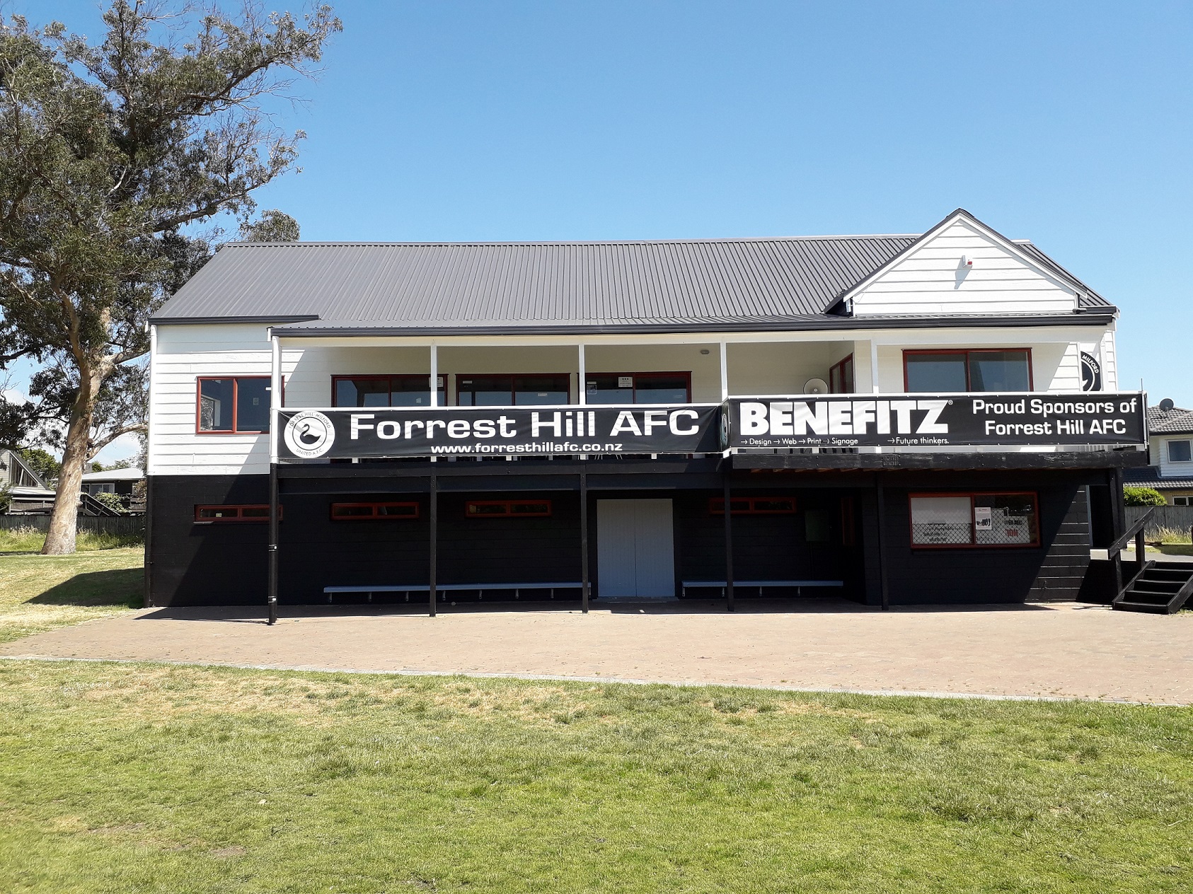 Thanks to the support of Stellar Painters, Guthrie Bowron Wairau Park and Devonport Takapuna Local Board, the Clubrooms get a makeover.